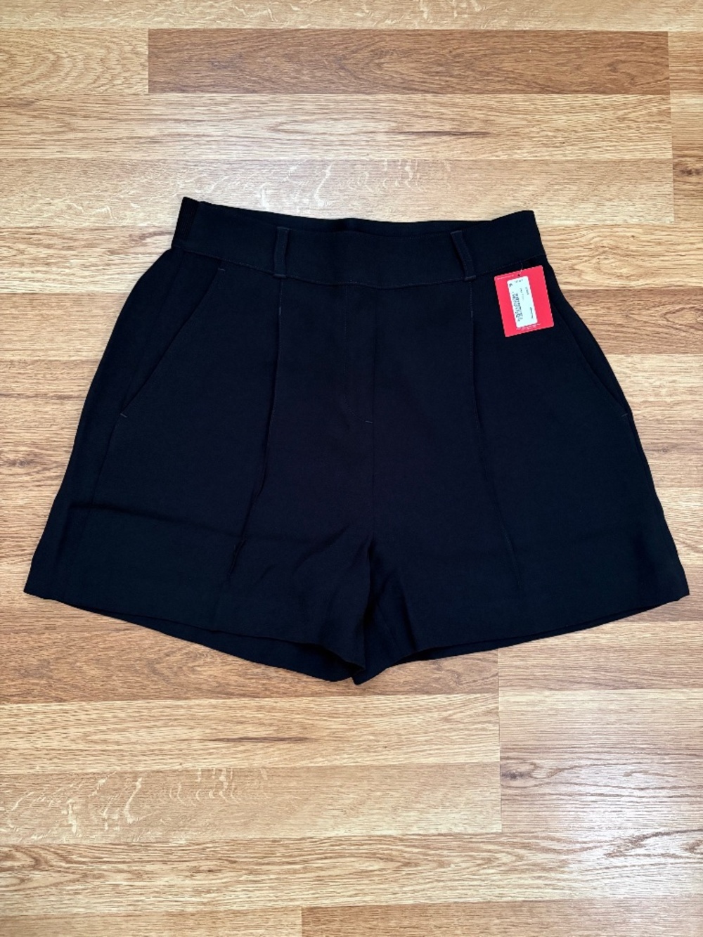 NWT SPANX Women’s Crepe 6” shorts